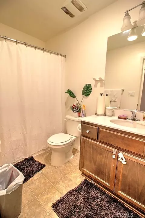 Bath - 739 Marcus Ct, Merced, CA 95341 photo 2 of 4