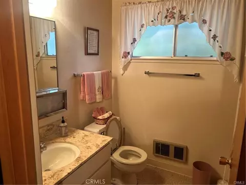 Bath - 2273 Rawhide, Arnold, CA 95223 photo 3 of 4
