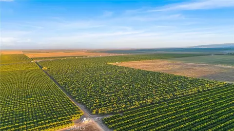 0 I5shields, Firebaugh, CA 93622