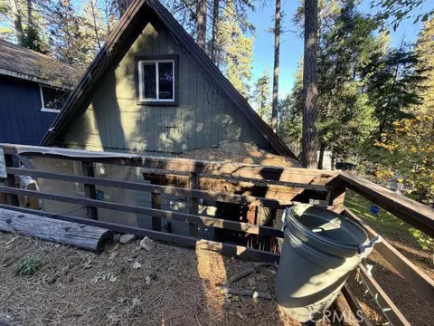 22928 Laurel, Crestline, CA 92325