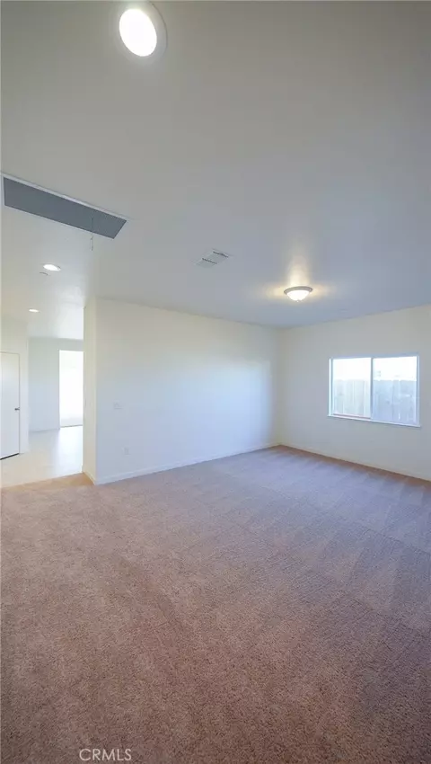Living - 134 Squaw Valley Dr, Merced, CA 95341 photo 2 of 4