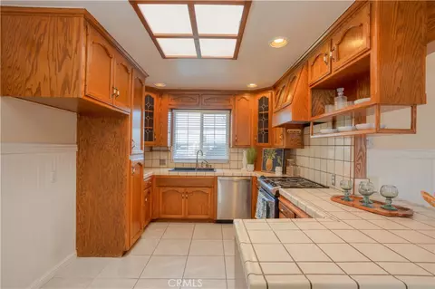 Kitchen - 544 Seminole Dr, Merced, CA 95340 photo 2 of 3