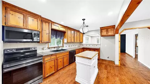Kitchen - 21160 Second Ave, Stevinson, CA 95374 photo 7 of 7