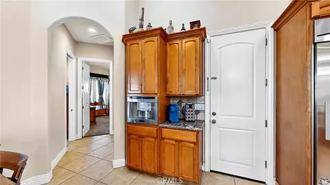 Entry Way - 21160 Second Ave, Stevinson, CA 95374 photo 6 of 11