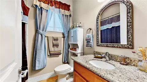 Bath - 21160 Second Ave, Stevinson, CA 95374 photo 3 of 7