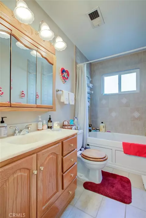 Bath - 1625 Sheldon, Modesto, CA 95350 photo 4 of 4