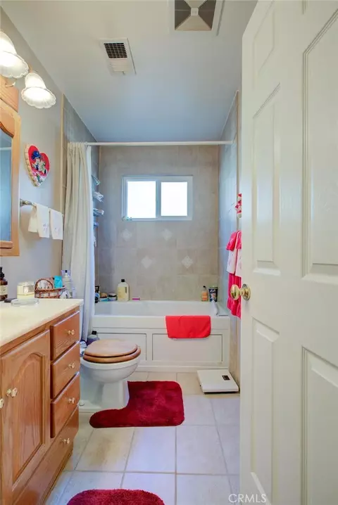 Bath - 1625 Sheldon, Modesto, CA 95350 photo 3 of 4