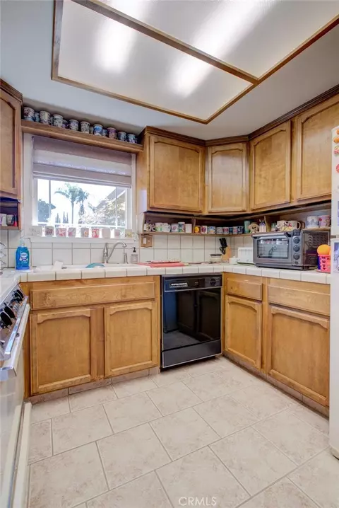 Kitchen - 1625 Sheldon, Modesto, CA 95350 photo 2 of 3