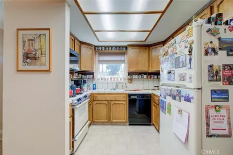 Kitchen - 1625 Sheldon, Modesto, CA 95350 photo 1 of 3
