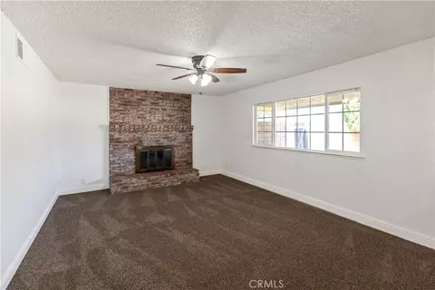 Living - 589 Leslie Ct, Merced, CA 95348 photo 2 of 5