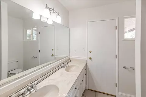Bath - 589 Leslie Ct, Merced, CA 95348 photo 3 of 4
