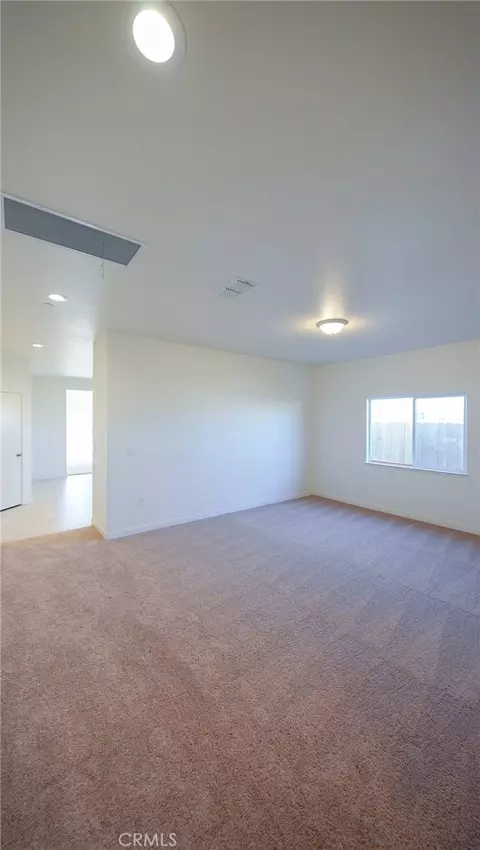 Living - 104 Squaw Valley Dr, Merced, CA 95341 photo 1 of 3