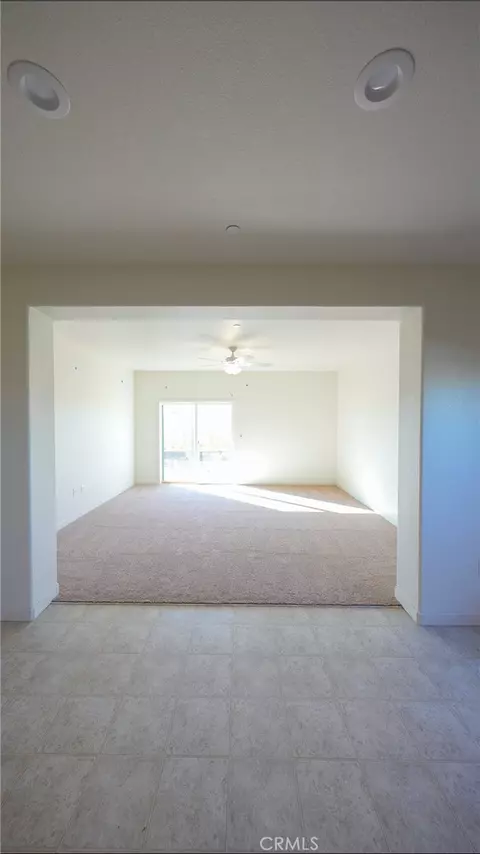 Living - 104 Squaw Valley Dr, Merced, CA 95341 photo 2 of 3