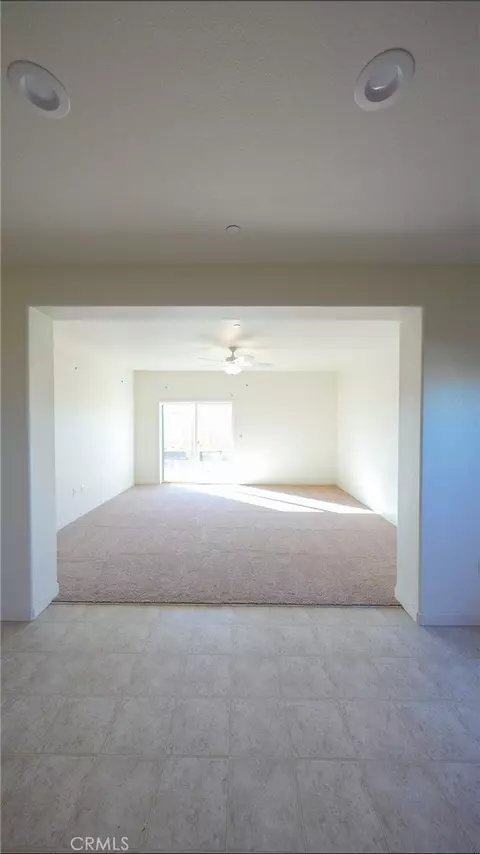 Living - 104 Squaw Valley Dr, Merced, CA 95341 photo 2 of 3