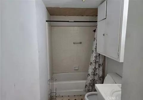 Bath - 9511 Anza Trl, Lucerne Valley, CA 92356 photo 1 of 2