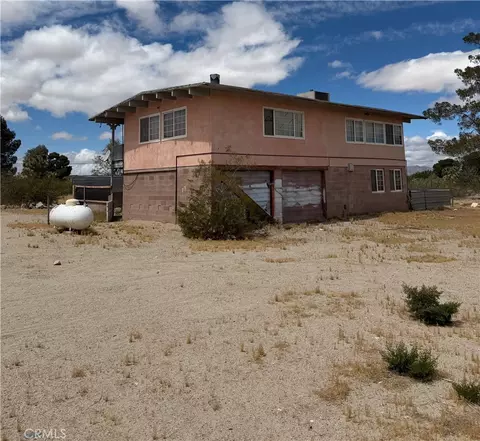 Exterior - 9511 Anza Trl, Lucerne Valley, CA 92356 photo 2 of 3