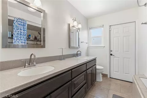 Bath - 1975 E Alexander, Merced, CA 95340 photo 1 of 4