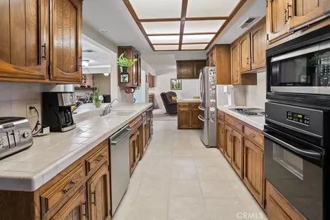 Kitchen - 2960 Whitegate, Merced, CA 95340 photo 2 of 2
