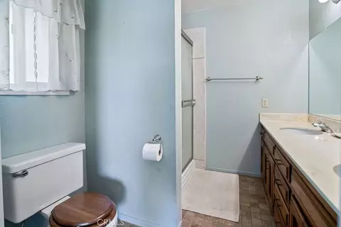 Bath - 2960 Whitegate, Merced, CA 95340 photo 3 of 4