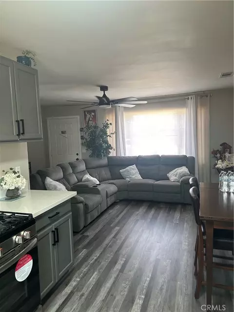 Entry Way - 913 W Santa Fe, Merced, CA 95340 photo 1 of 1