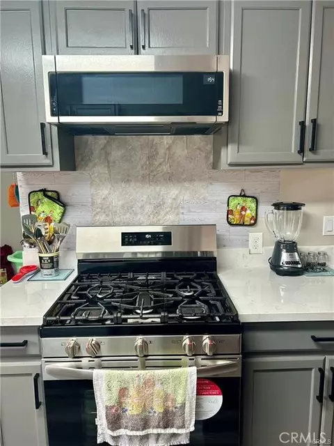 Kitchen - 913 W Santa Fe, Merced, CA 95340 photo 2 of 5