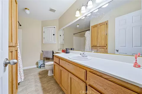 Bath - 75 Via Jodi, Gustine, CA 95322 photo 2 of 4