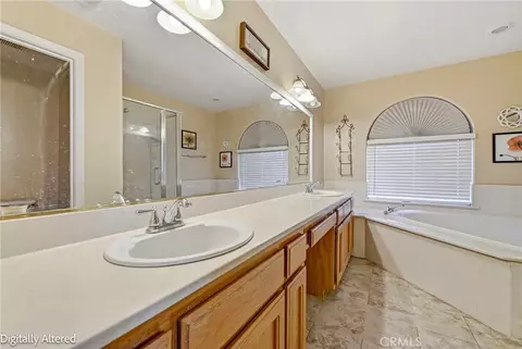 Bath - 75 Via Jodi, Gustine, CA 95322 photo 3 of 4