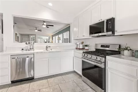 Kitchen - 1478 La Sierra, Merced, CA 95348 photo 2 of 3