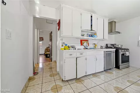 Entry Way - 1054 W 24th, Merced, CA 95340 photo 2 of 2