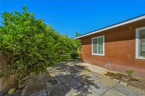 Exterior - 1054 W 24th, Merced, CA 95340 photo 4 of 8