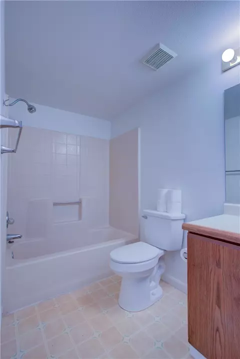 Bath - 1247 Aspen, Merced, CA 95340 photo 4 of 4
