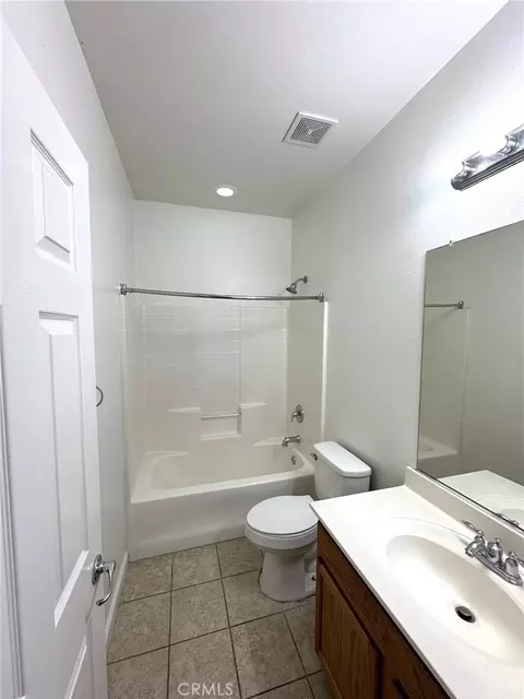 Bath - 2341 Mariner Way, Merced, CA 95340 photo 3 of 3
