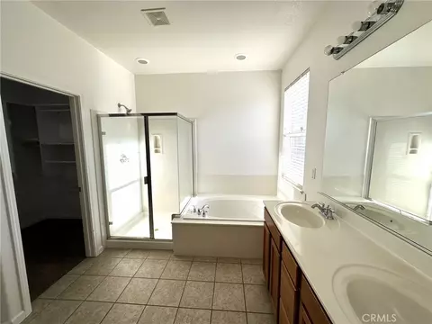 Bath - 2341 Mariner Way, Merced, CA 95340 photo 2 of 3