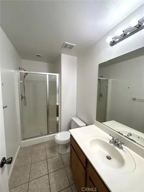 Bath - 2341 Mariner Way, Merced, CA 95340 photo 1 of 3