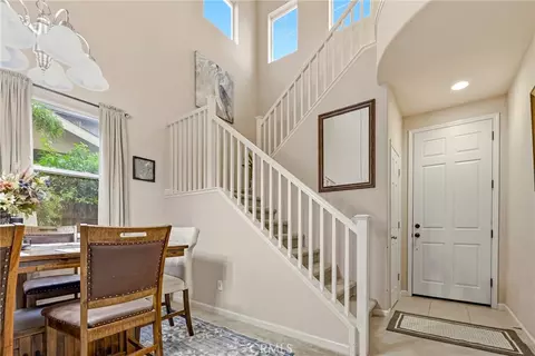 Entry Way - 4324 Strathmore Pl, Merced, CA 95348 photo 4 of 7