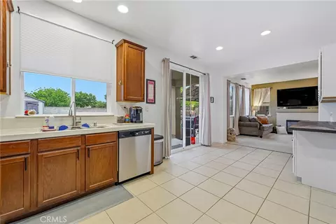 Kitchen - 4324 Strathmore Pl, Merced, CA 95348 photo 5 of 5