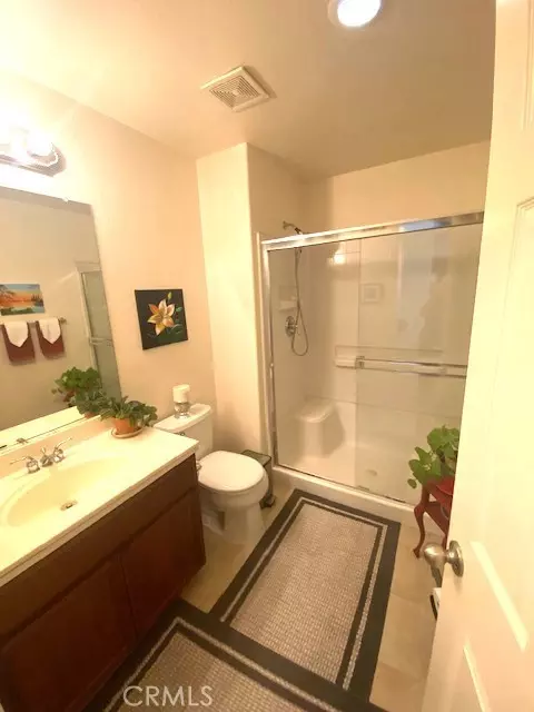 Bath - 1220 E Springer Dr, Turlock, CA 95382 photo 2 of 2
