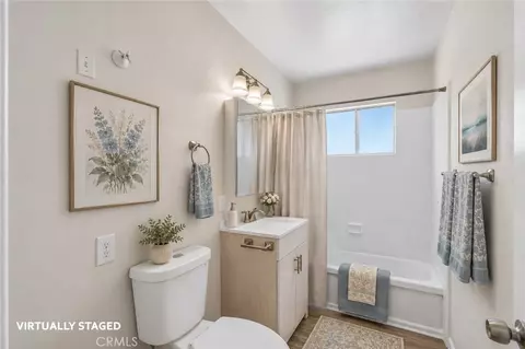 Bath - 520 W 9th St, Merced, CA 95341 photo 3 of 4