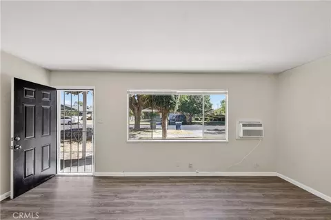 Living - 520 W 9th St, Merced, CA 95341 photo 3 of 8