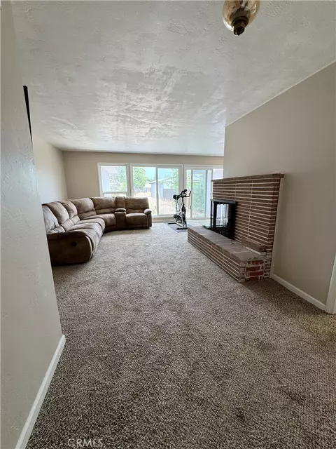 Living - 1101 E Monte Vis, Turlock, CA 95382 photo 3 of 8