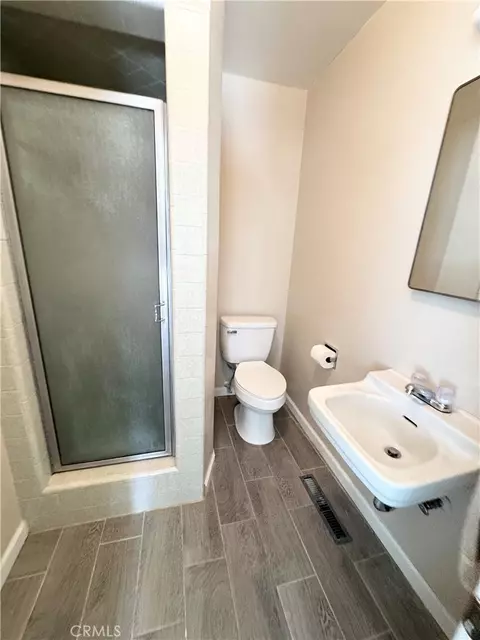 Bath - 1101 E Monte Vis, Turlock, CA 95382 photo 2 of 16
