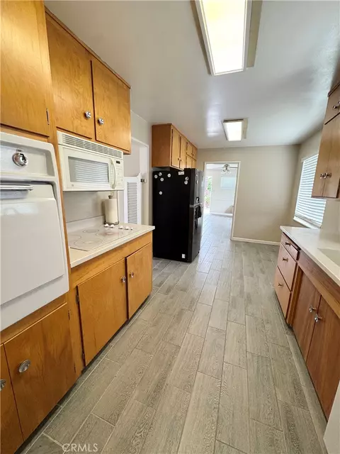 Kitchen - 1101 E Monte Vis, Turlock, CA 95382 photo 3 of 9