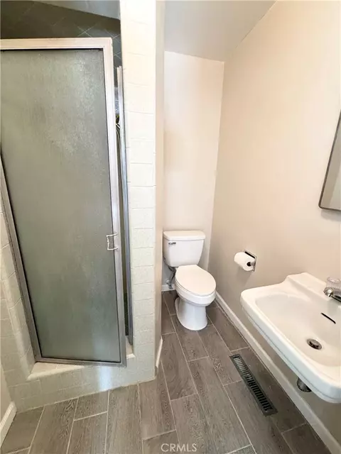 Bath - 1101 E Monte Vis, Turlock, CA 95382 photo 1 of 16