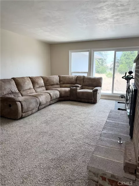 Living - 1101 E Monte Vis, Turlock, CA 95382 photo 2 of 8