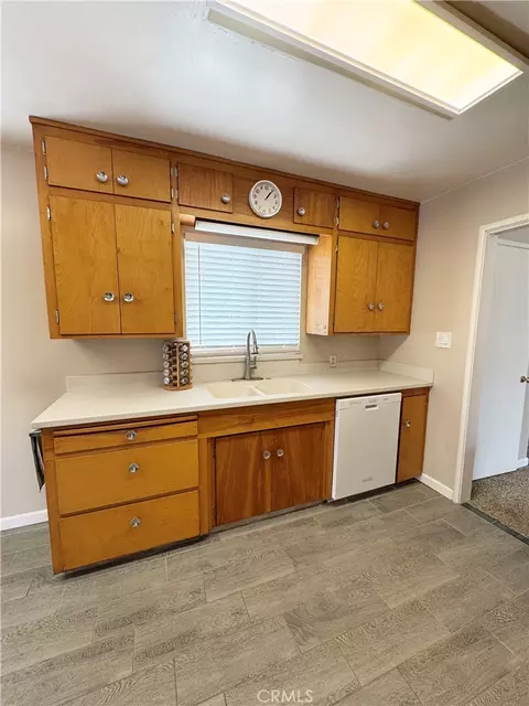 Kitchen - 1101 E Monte Vis, Turlock, CA 95382 photo 5 of 9