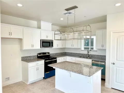 Kitchen - 204 Montage Dr, Merced, CA 95348 photo 1 of 7