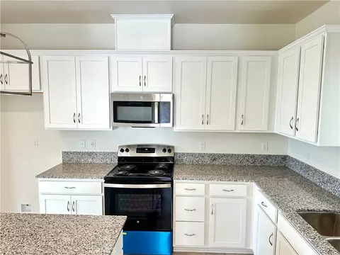 Kitchen - 204 Montage Dr, Merced, CA 95348 photo 4 of 7