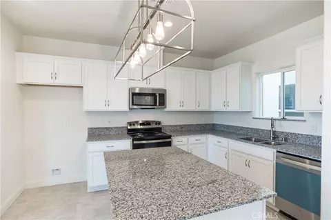 Kitchen - 204 Montage Dr, Merced, CA 95348 photo 6 of 7