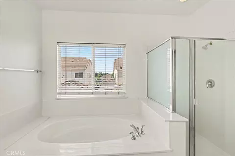 Bath - 1321 Jenner Dr, Merced, CA 95348 photo 4 of 8