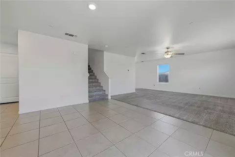 Living - 697 Heitz Ct, Merced, CA 95348 photo 3 of 4